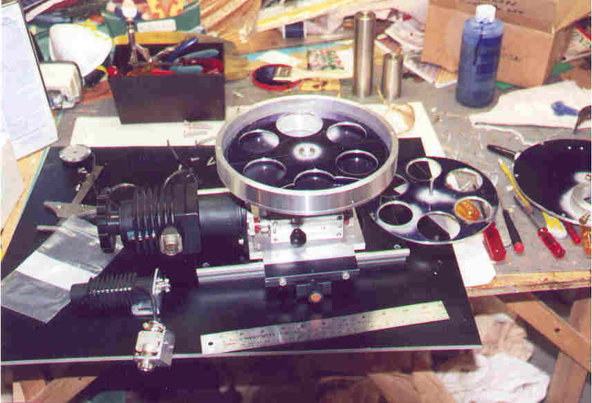 filterwheel1.jpg (36449 bytes)